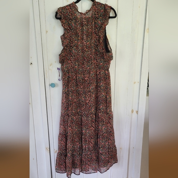 BB Dakota by Steve Madden Ditsy Ruffle Midi Dress - Picture 3 of 10